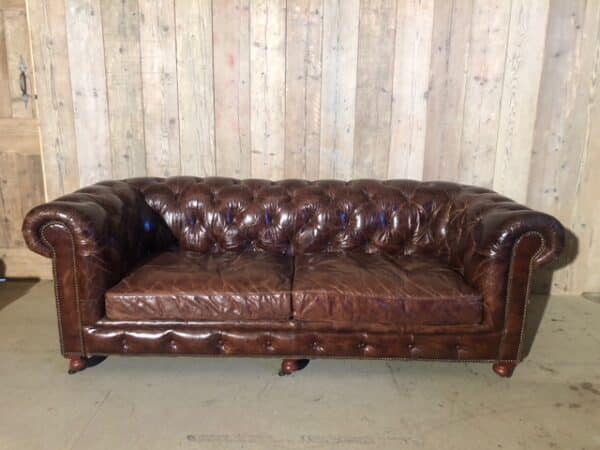 Leather 3-seater Chesterfield